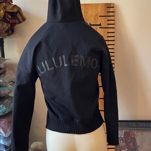 Lululemon   Flash. $80 ( 6 hours only)